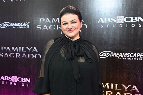 Rosanna Roces makes dramatic comeback in 'Pamilya Sagrado'.